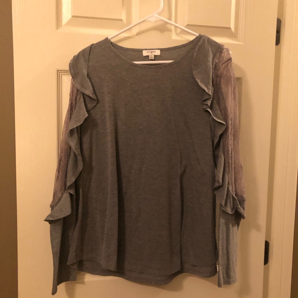 Gray long sleeve knit shirt with lace sleeves